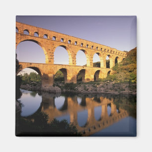 EU, Frankrijk, Provence, Gard, Pont du Gard. Magneet