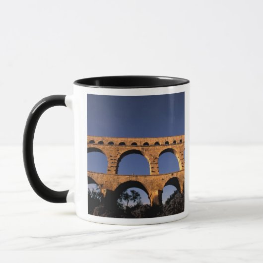 EU, Frankrijk, Provence, Gard, Pont du Gard. Romei Mok (Links)