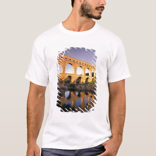 EU, Frankrijk, Provence, Gard, Pont du Gard. T-shirt (Voorkant)