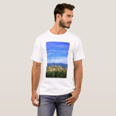 EU, Frankrijk, Provence, Vaucluse, Roussillon. T-shirt (Voorkant volledig)