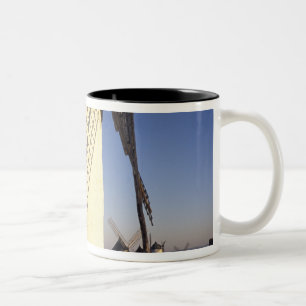 EU, Spanje, Consuegro, La Mancha. Windmolens Tweekleurige Koffiemok