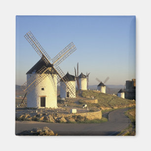 EU, Spanje, La Mancha, Consuegra. Windmolens en Magneet