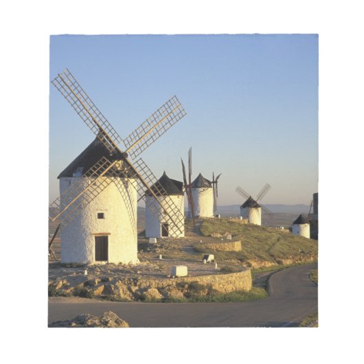 EU, Spanje, La Mancha, Consuegra. Windmolens en Notitieblok (Voorkant)