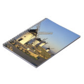 EU, Spanje, La Mancha, Consuegra. Windmolens en Notitieboek (Linkerzijde)