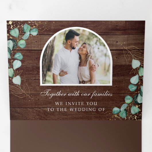 Eucalyptus Arch Photo Rustic Wood QR Code Wedding Drieluik Uitnodiging (Binnenzijde eerst)