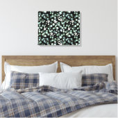 Eucalyptus bladeren: witte bloemen patroon canvas afdruk (Insitu (Slaapkamer))