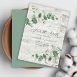 Eucalyptus-bladgroen wit hout Bespaar de datum Notitiekaartje<br><div class="desc">budget Eucalyptus Greenery loslaat moderne minimale tuinfeest Wedding om de datum te bewaren Uitnodigingen. Eenvoudig modern botanisch ontwerp. Sage-groen en witte houtbacker.</div>