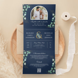 Eucalyptus Boog Foto Navy Blauwe QR Code Trouwen Drieluik Uitnodiging