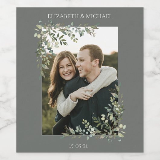 Eucalyptus Botanical Sage Green Photo Weddenschap Wijn Etiket (Enkel label)