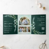 Eucalyptus Branch Photo QR Code Emerald Wedding Drieluik Uitnodiging (Binnen)