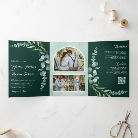 Eucalyptus Branch Photo QR Code Emerald Wedding Drieluik Uitnodiging (Binnen)
