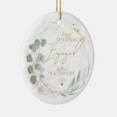 Eucalyptus Eerste Kerstmis Verloofd Keramisch Ornament (Rechts)