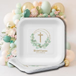 Eucalyptus First Community Gold Cross Papieren Bordje<br><div class="desc">Een gouden nevelkruis en eucalyptusbladeren markeren deze papieren borden met jouw tekst in het teken van de smaak. Ideaal voor het christenen,  het baptisme of het eerste communiqué van je kind. AANPASSING van objecten die in onze winkel beschikbaar zijn.</div>