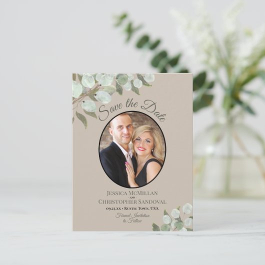 Eucalyptus & Foto Tan Bruiloft Save the Date Aankondigingskaart (Staand voorkant)