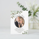 Eucalyptus & Foto Wit Bruiloft Save the Date Aankondigingskaart (Staand voorkant)