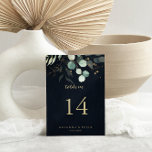 Eucalyptus Gold Floral Calligrafie Blue Wedding Kaart<br><div class="desc">Dit eucalyptusgoud florale kalligrafie blauwe trouwtafel nummer is perfect voor een rustige bruiloft. Dit artistieke ontwerp kenmerkt handgetekende gouden florale en waterverf eucalyptusgroene bladeren in een donkerblauwe achtergrond,  die de natuurlijke schoonheid inspireert. Dit is een dubbelzijdig tabelnummer. Voeg elk tabelnummer toe dat u aan uw karretje afzonderlijk nodig hebt.</div>