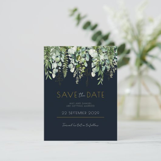Eucalyptus Greenery en Navy Save the Date nodig (Staand voorkant)