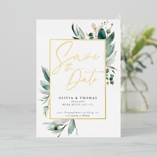 Eucalyptus Greenery Gold Romance Bruiloftsdatum Op Folie Uitnodiging (Staand Voorkant)