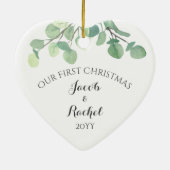 Eucalyptus Groene Eerste Kerst Getrouwd Keramisch Ornament (Achterkant)