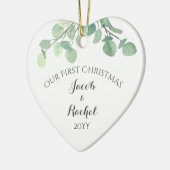 Eucalyptus Groene Eerste Kerst Getrouwd Keramisch Ornament (Links)