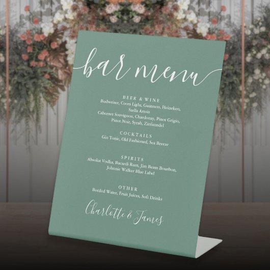 Eucalyptus groene moderne script bruiloft bar menu reclamebord met voetstuk