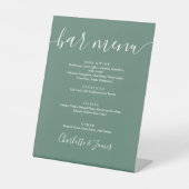 Eucalyptus groene moderne script bruiloft bar menu reclamebord met voetstuk (Voorkant)