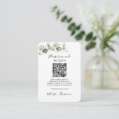 Eucalyptus Groene QR Code RSVP Huwelijk Informatiekaartje (Staand voorkant)