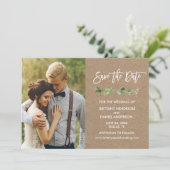 Eucalyptus Kraft-foto penseelscript Save The Date (Staand voorkant)