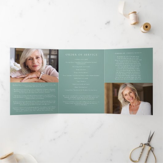 Eucalyptus Pattern Photo Memorial Service Programm Drieluik Uitnodiging (Binnen)