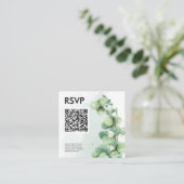 Eucalyptus simpele groene qr-code rsvp bruiloft informatiekaartje (Staand voorkant)