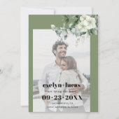Eucalyptus tak en witte bloemen foto bruiloft save the date (Voorkant)