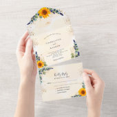 Eucalyptusgroene zonnebloemen gouden bruiloft all in one uitnodiging (Afscheurbaar)