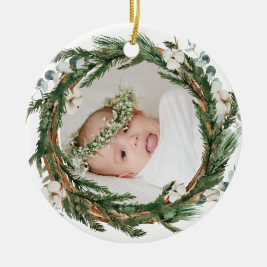 Eucalytus en Pine Wreator Baby met kerstmis Keramisch Ornament (Voorkant)