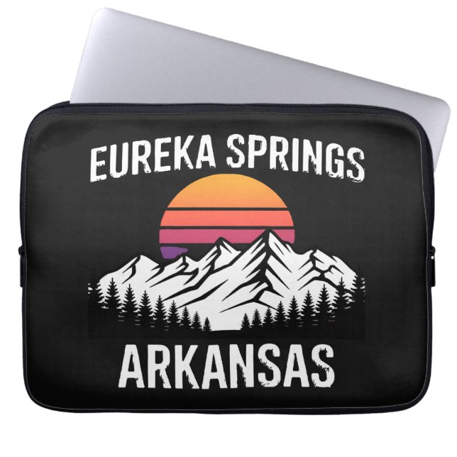 Eureka Springs Laptop Sleeve (Voorkant)