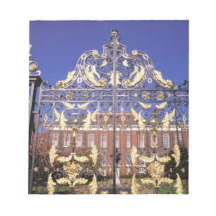 Europa, Engeland, Londen. Goudhek buiten Notitieblok