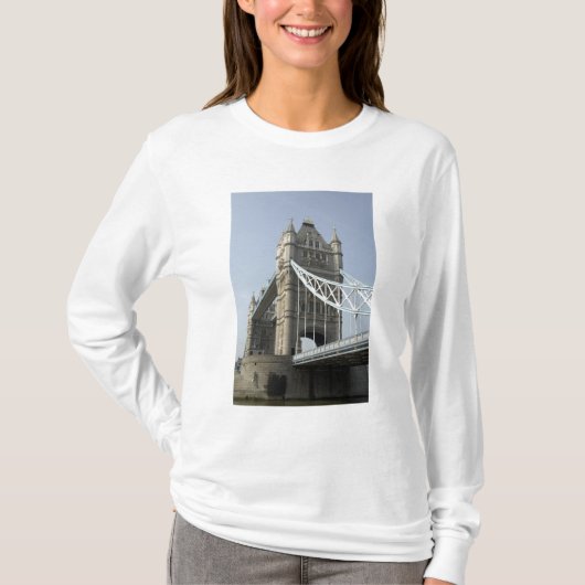 Europa, Engeland, Londen. Tower Bridge over de T-shirt (Voorkant)