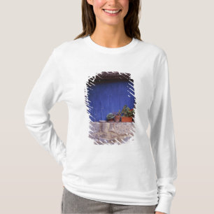 Europa, Frankrijk, Cereste. Een blauwe deur voegt T-shirt