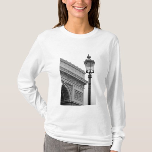 Europa, Frankrijk, Parijs. Arc de Triomphe en T-shirt (Voorkant)