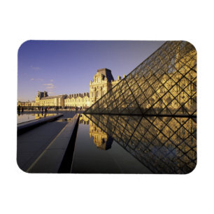 Europa, Frankrijk, Parijs. De Louvre en glas Magneet