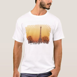 Europa, Frankrijk, Parijs. Eiffeltoren (middelgroo T-shirt