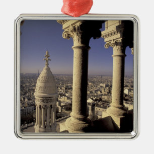 Europa, Frankrijk, Parijs, Gezicht op Parijs door Metalen Ornament