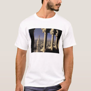 Europa, Frankrijk, Parijs, Gezicht op Parijs door T-shirt