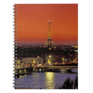 Europa, Frankrijk, Parijs. Zonsondergang uitzicht  Notitieboek
