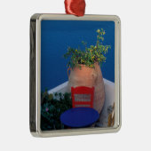 Europa, Griekenland, Santorini. Terras met zee uit Metalen Ornament (Rechts)