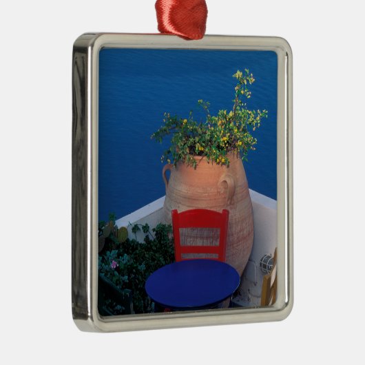 Europa, Griekenland, Santorini. Terras met zee uit Metalen Ornament (Rechts)