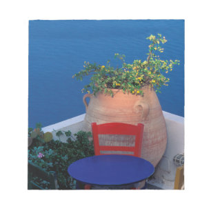 Europa, Griekenland, Santorini. Terras met zeezich Notitieblok