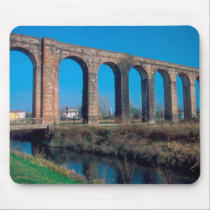 Europa, Italië. Aquaduct bij Lucca. Muismat