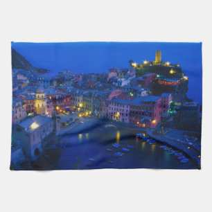 Europa, Italië, Cinque Terre, Vernazza. Heuvelacht Theedoek