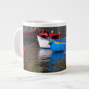 Europa, Italië, Cinque Terry, boten in Vernazza Grote Koffiekop