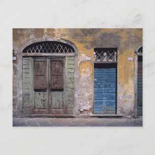 Europa, Italië, Lucca. Deze oude deuren voegen toe Briefkaart